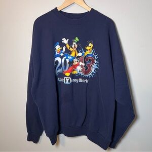 Walt Disney World 2013 Crewneck Men’s 2XL Disneyland Sweatshirt Mickey & Friends